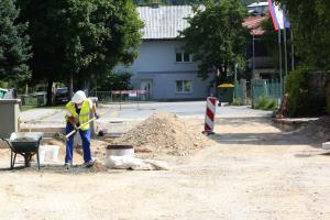 PRENOVA KOVAČEVE ULICE PRI OŠ CERKNICA 06 FOTO LJUBO VUKELIČ